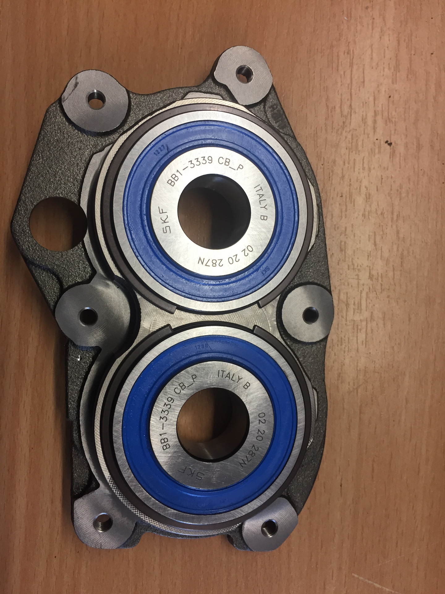 Подшипники коробки передач с кронштейном 0AJ311206E — Sashacz на DRIVE2