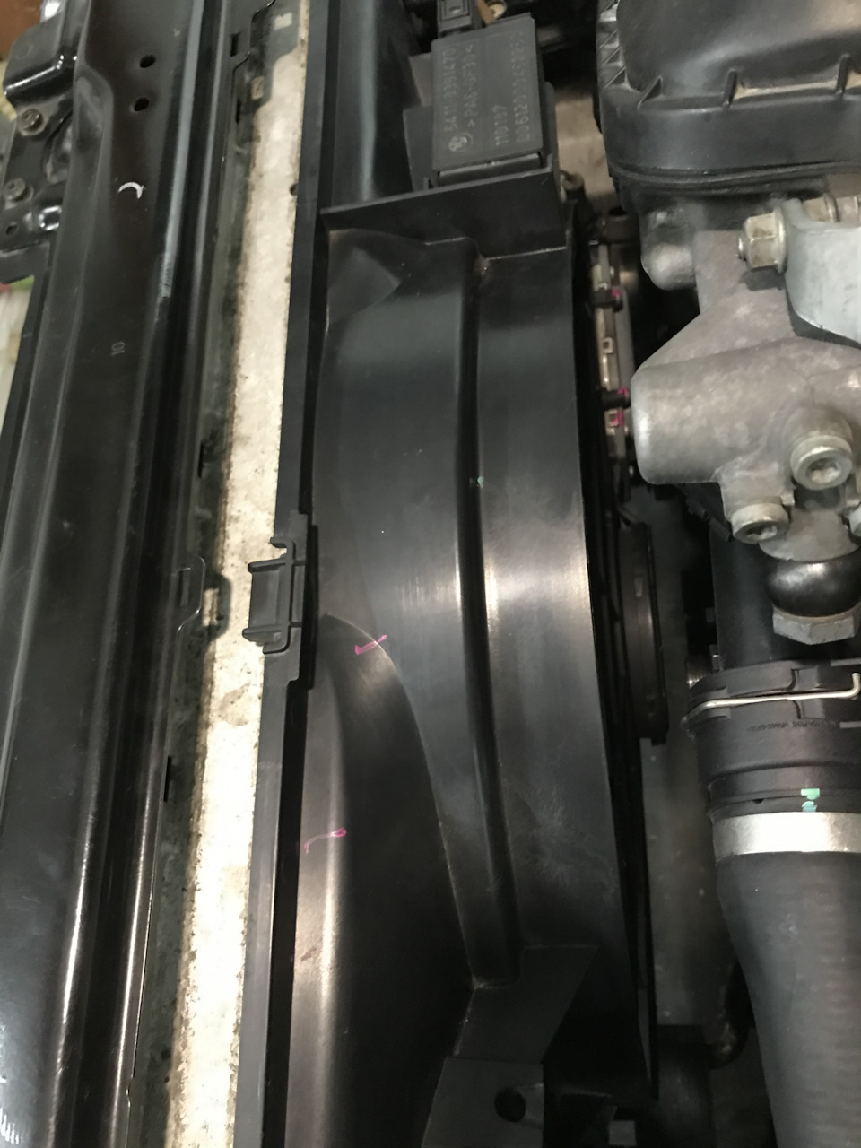 Электровентилятор на месте — BMW 3 series (E46)