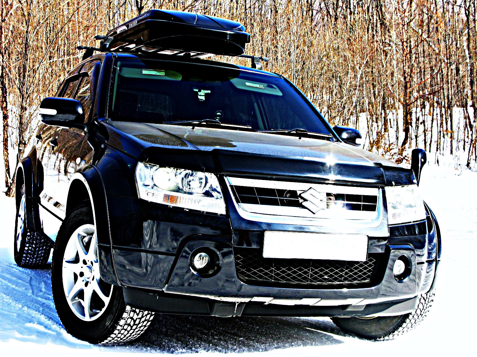 Эскудо техник. Suzuki Escudo 2005 Tuning. Suzuki Escudo 2008 обвес. Фендеры Сузуки эскудо 2. Сузуки эскудо черный японец.