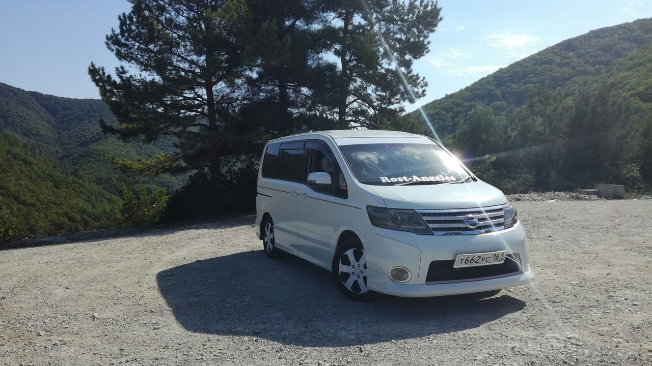 Nissan Serena c26 Rider