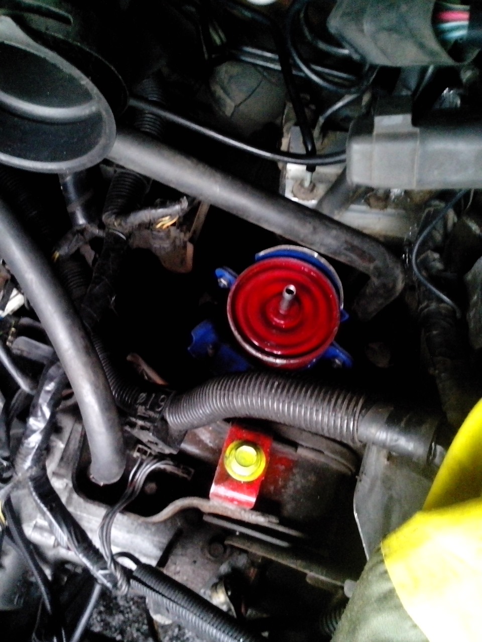 Вот руки дошли чтобы немного почистить двигатель от грязи и от масла ...