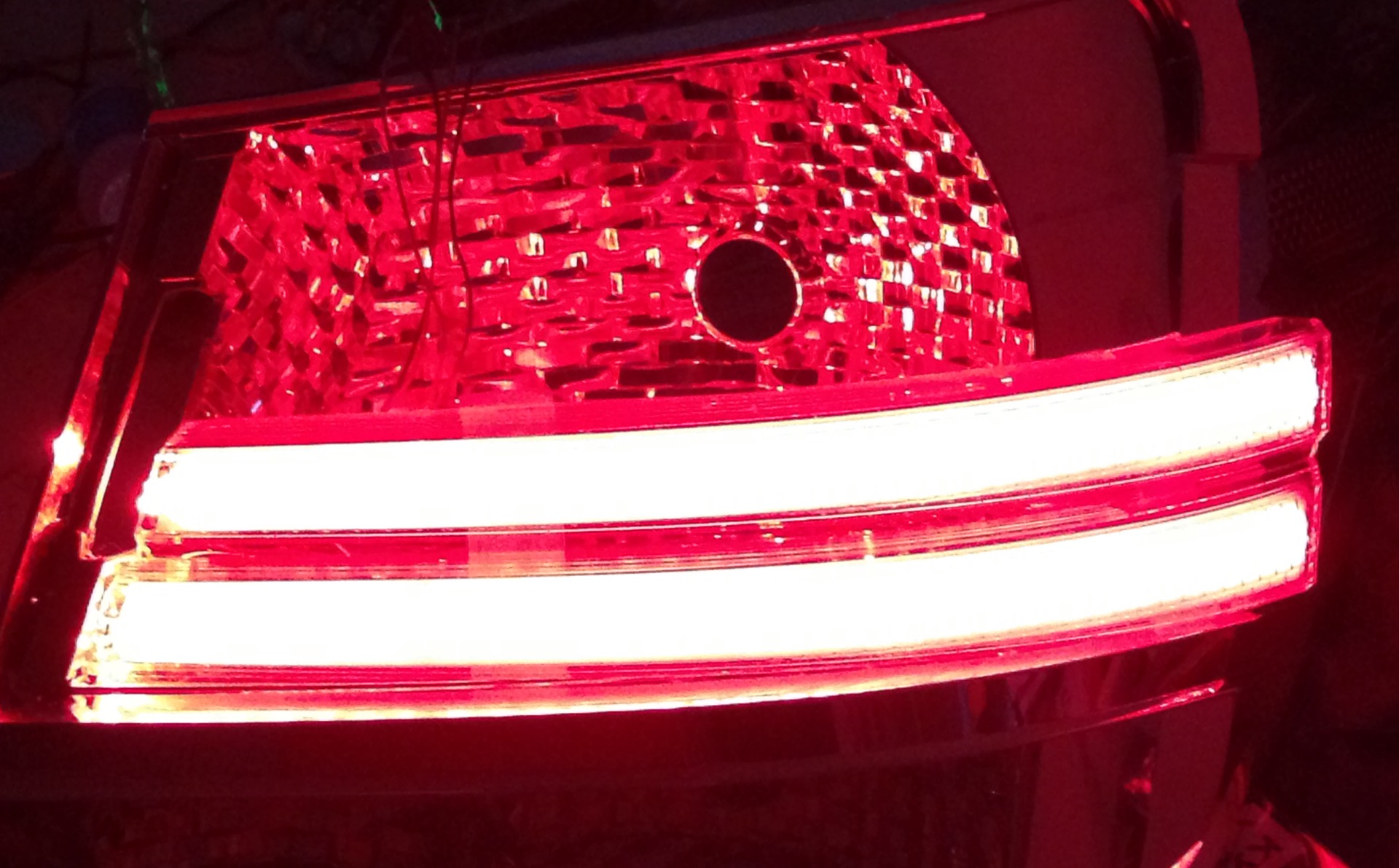 Led tune. Задний фонарь Понтиак Вайб. Светодиодные фонари Legacy BM. Subaru Legacy подсветка задних фонарей. Задние лед фары Понтиак Вайб.