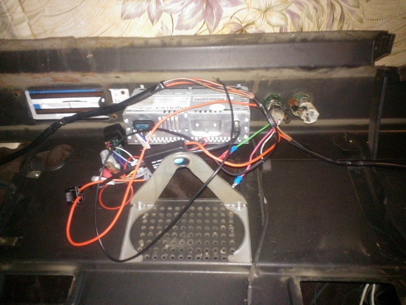 Проводка стеклоподъемников — Volkswagen Transporter T3, 1,9 л, 1990 ...