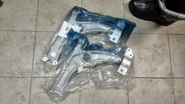 Продам передние рычаги алюминиевые от пассата RTS (Испания)НОВЫЕ ...