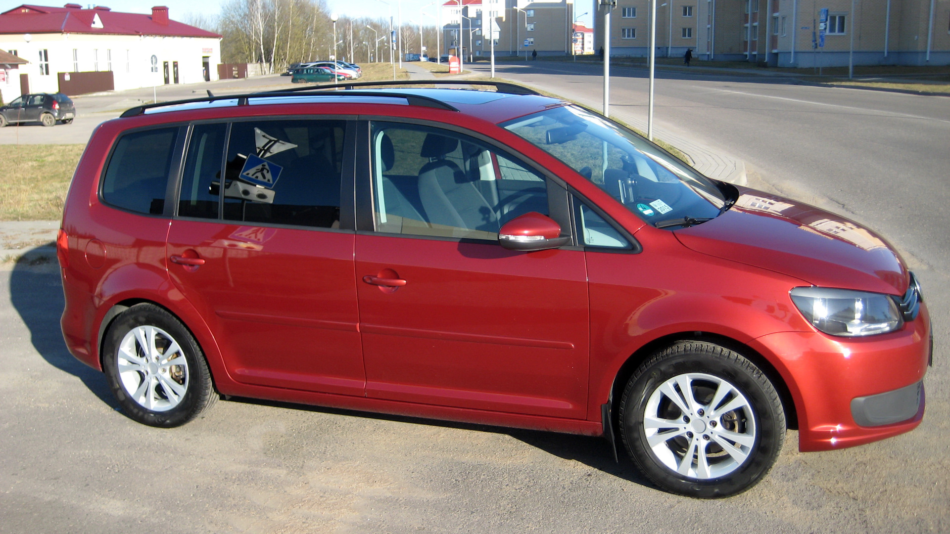 Продажа Volkswagen Touran (1G) 2011 (бензин, МКПП) — с историей  обслуживания — DRIVE2.RU