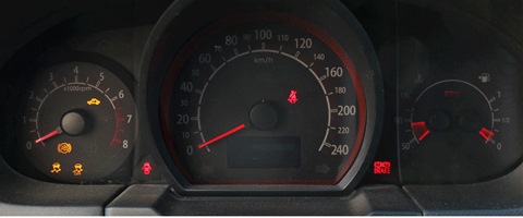 Тухнет и загорается панель приборов. Обозначения на щитке приборов уаз патриот. Значки на панели приборов автомобиля тойота аурис. Лада гранта 2021 приборная панель. Приборка приора 2лампачка аккумулятор.