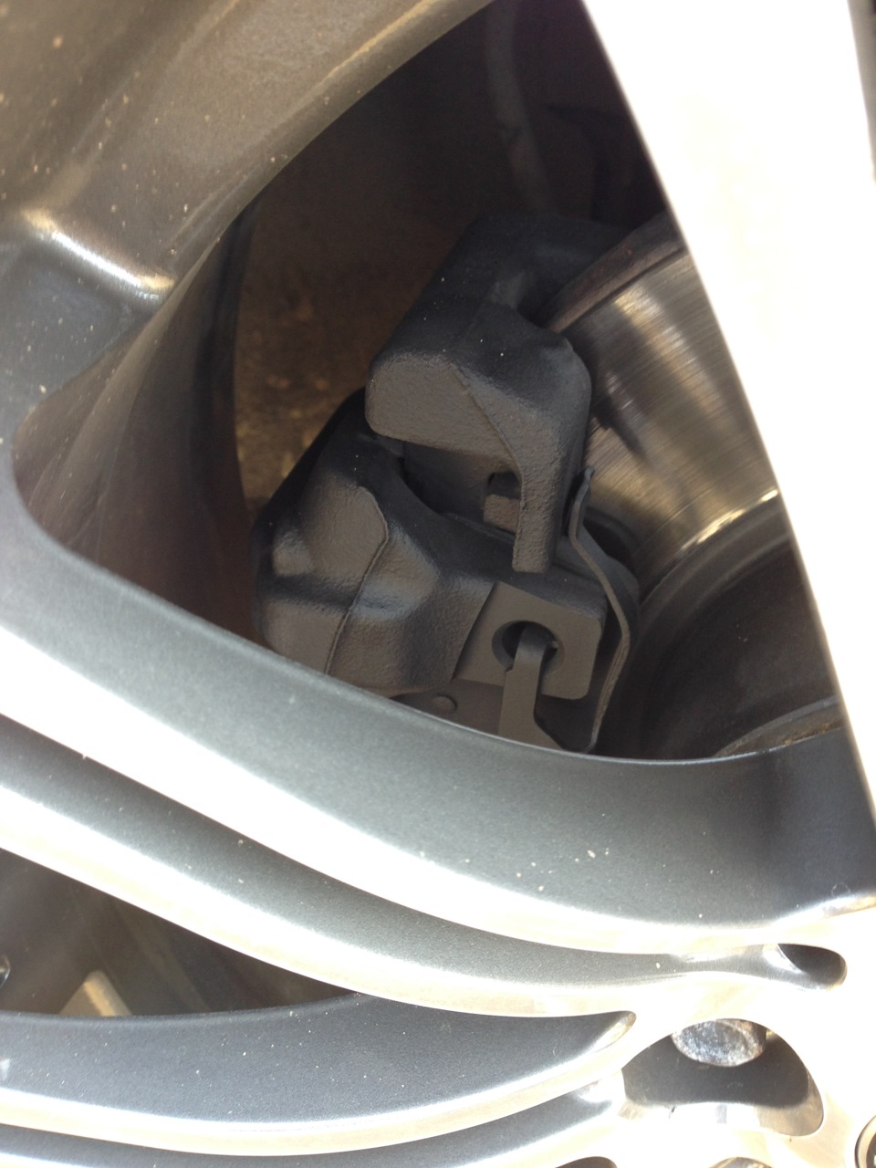 Покраска суппорта — BMW 3 series (F30), 2 л, 2012 года | своими руками ...