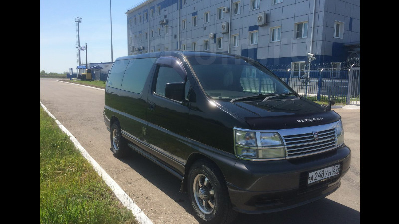 Nissan Elgrand 2000