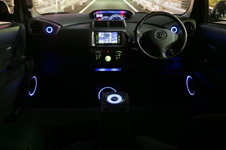 Авто типа toyota bb