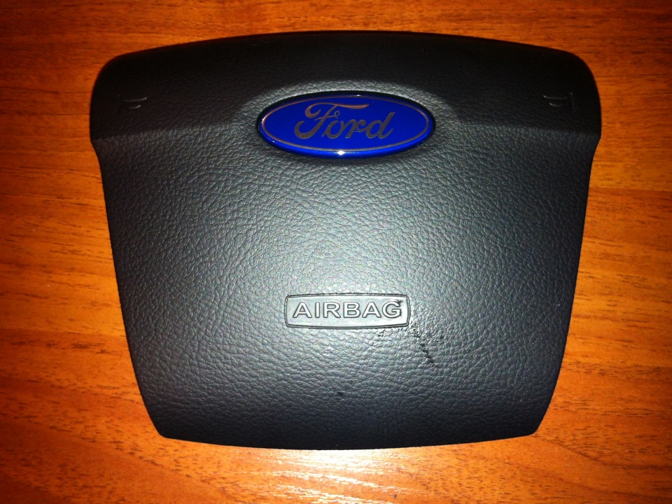 Безопасность форд мондео. Заглушка руля Форд фокус 2. Подушка безопасности на Ford Mondeo IV. Накладки на руль Форд Мондео 3. Ford Focus 2 заглушка подушки безопасности.