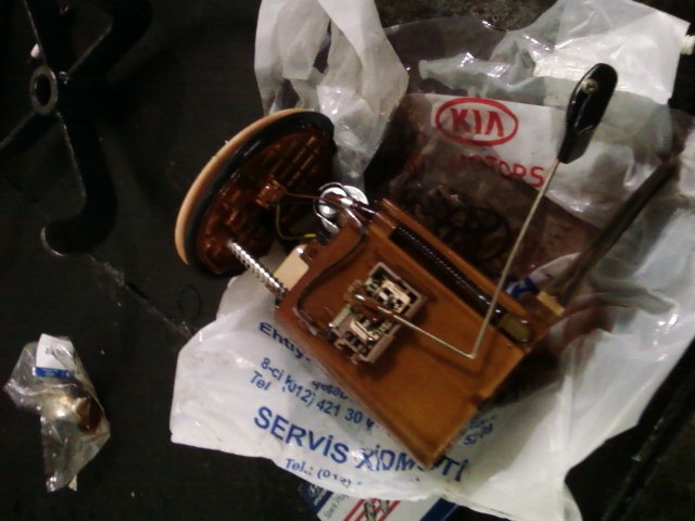 замена свечей и замена топлевного фильтра — KIA Ceed (1G), 1,6 л, 2010 ...