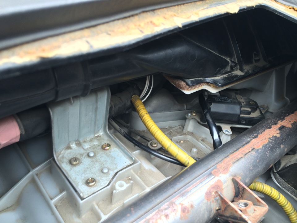 Замена сервопривода печки. — Toyota Cresta (100), 2 л, 1996 года ...