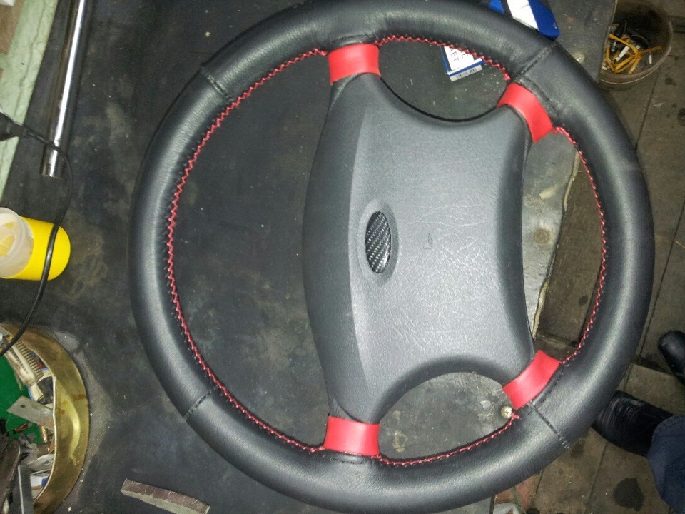 обтянутый стоковый руль и петли benen — Lada Калина хэтчбек, 1,6 л ...