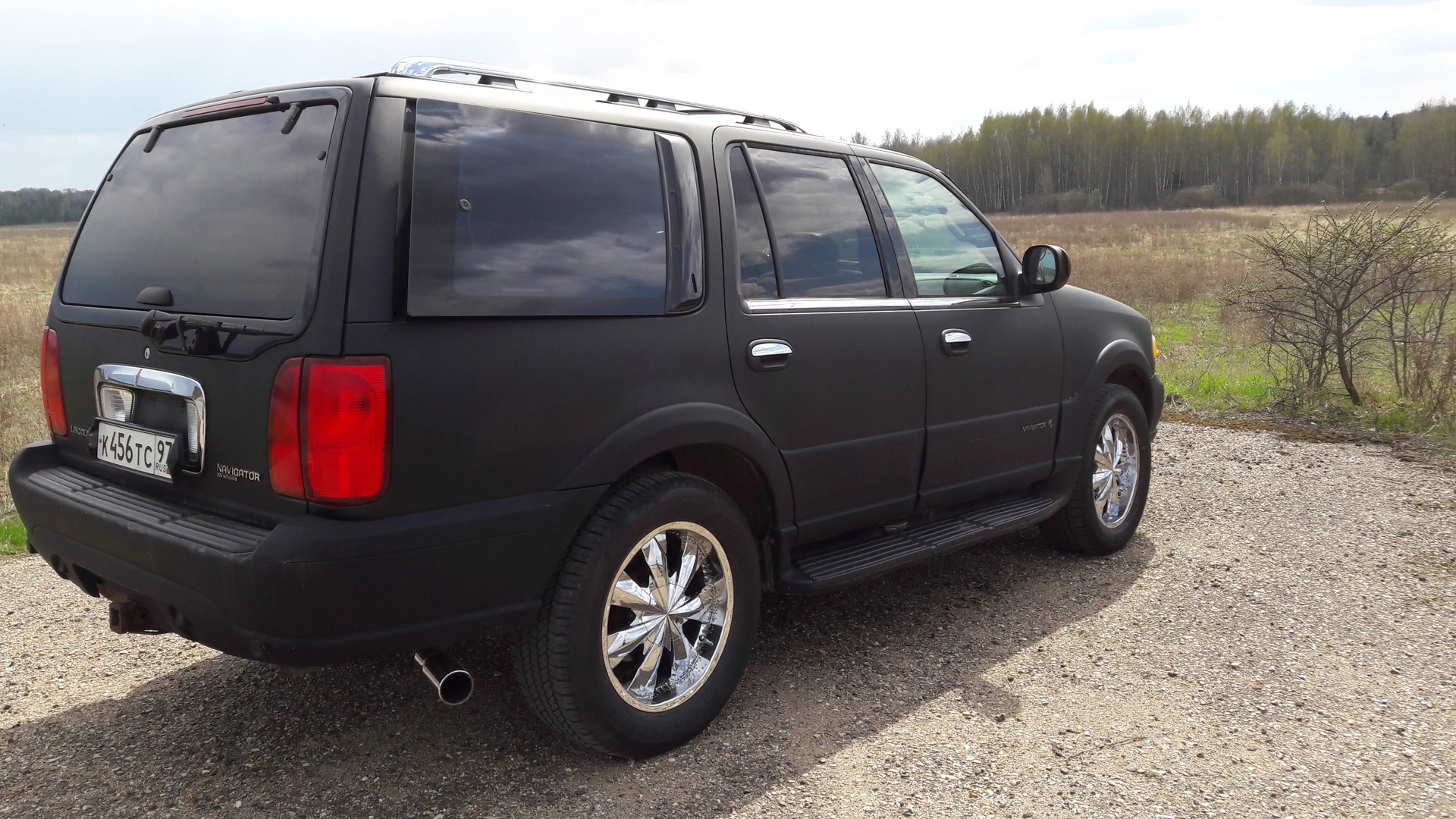 Цвет navigator. Lincoln Navigator 2001. Lincoln Navigator 1. Линкольн навигатор 1 в рапторе. Линкольн навигатор 2001 года.