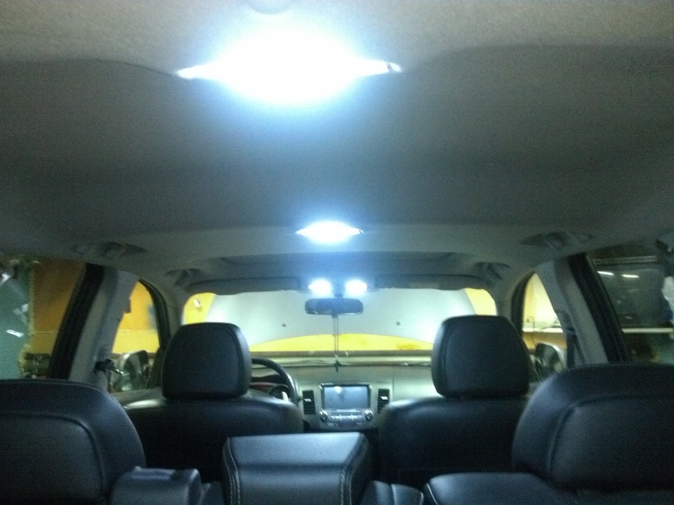 Замена потолочных светильников — Mitsubishi Outlander XL, 3 л, 2008 ...