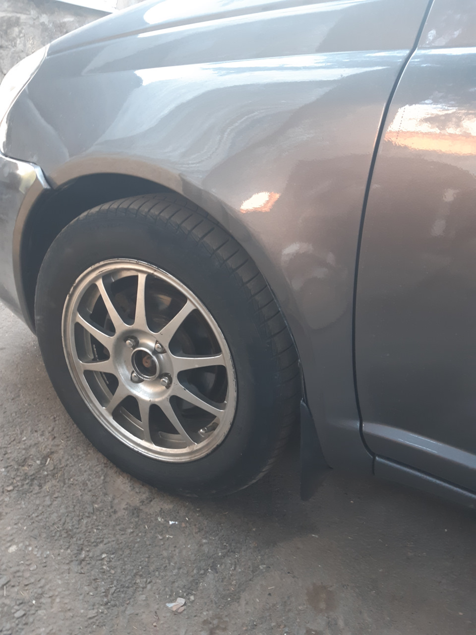 Ковка R-15 и Pirelli 195/65/15 — Toyota Echo, 1,5 л, 2003 года | колёсные  диски | DRIVE2