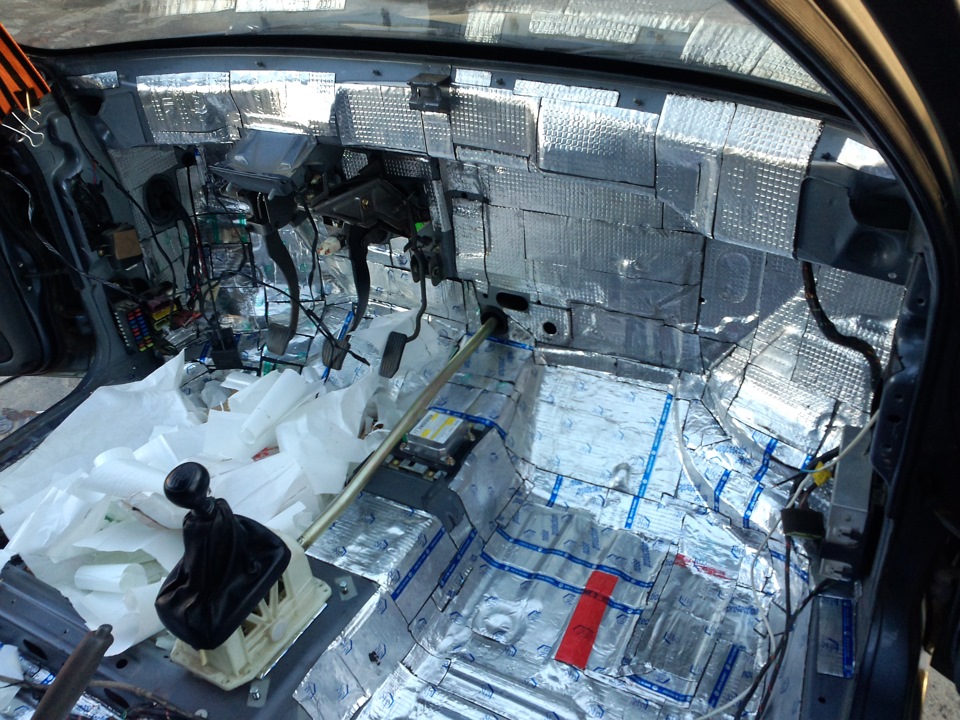 Шумоизоляция ланос. Вибро шумоизоляция моторного щита ланос. Шумоизоляция в салоне шевроле ланос. Шумоизоляция дверей шевроле ланос. Шумка ланос драйв.