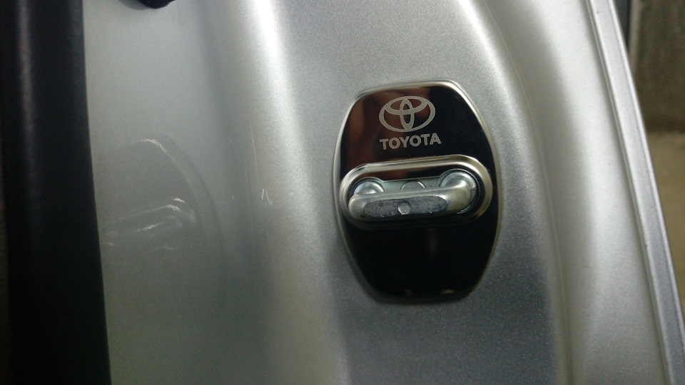 Накладки на замки дверей — Toyota Premio (T260), 1,8 л, 2012 года ...