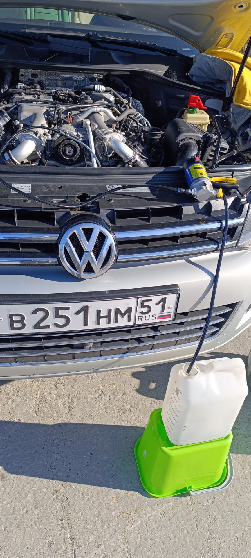 Замена масла — Volkswagen Touareg (2G), 4,1 л, 2012 года | плановое ТО ...