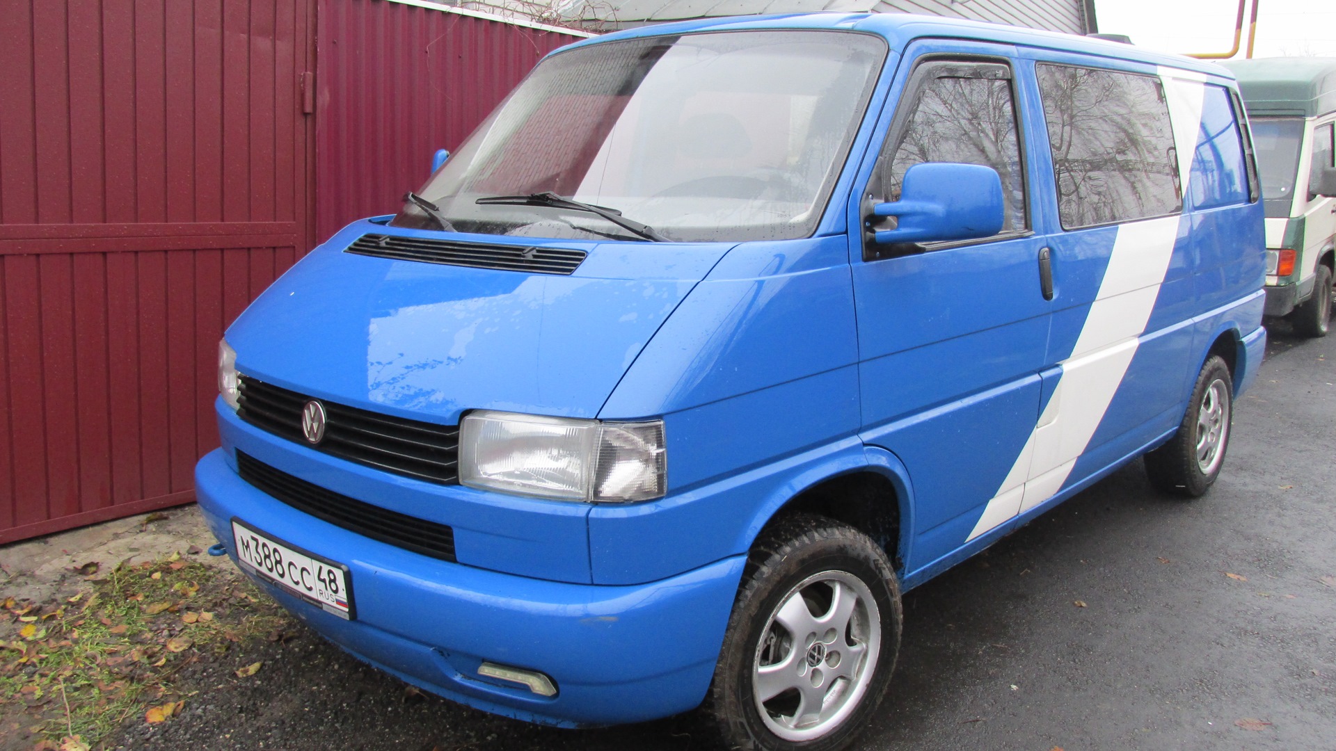 Т4 ajt. Фольксваген Транспортер 1996. Фольксваген Транспортер т4 голубой]. Фольксваген т4 синий. Volkswagen t4 2000.