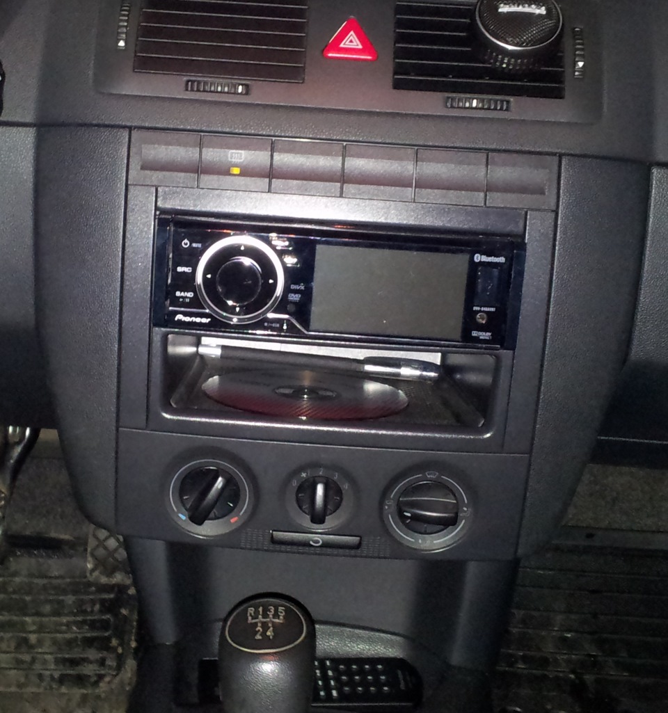 Pioneer DVH-840AVBT — Skoda Fabia Mk1, 1,4 л, 2005 года | автозвук | DRIVE2