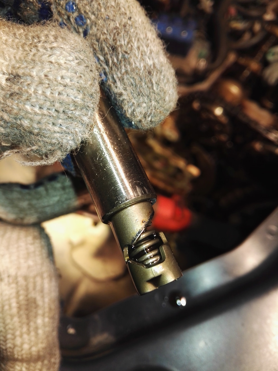 тут как раз видны риски на натяжители 1го ряда, от которого стук и шел. Видимо его пдклинивало — Chevrolet Captiva (1G)