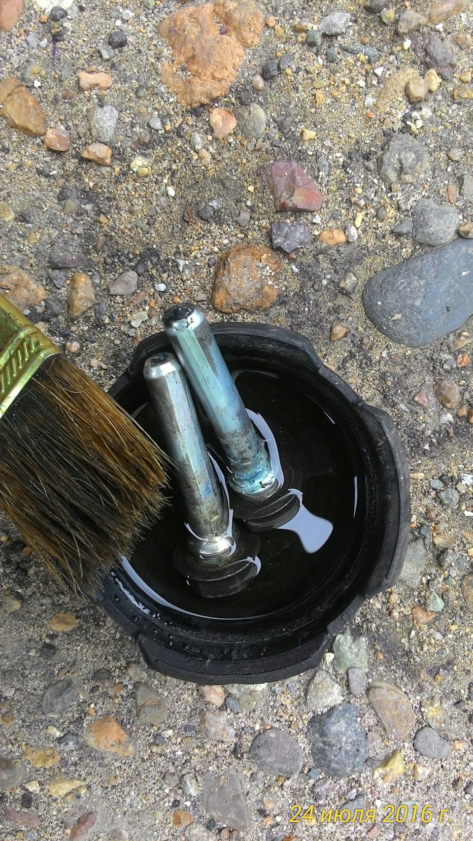 Когда коту делать нечего или смазка направляющих передних тормозов и ...