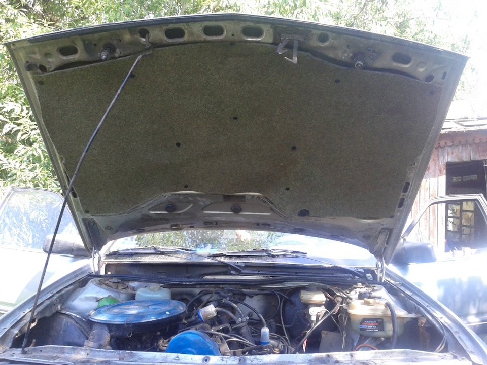 51. Шумка под капот — Audi 100 (C3), 1,8 л, 1986 года | аксессуары | DRIVE2