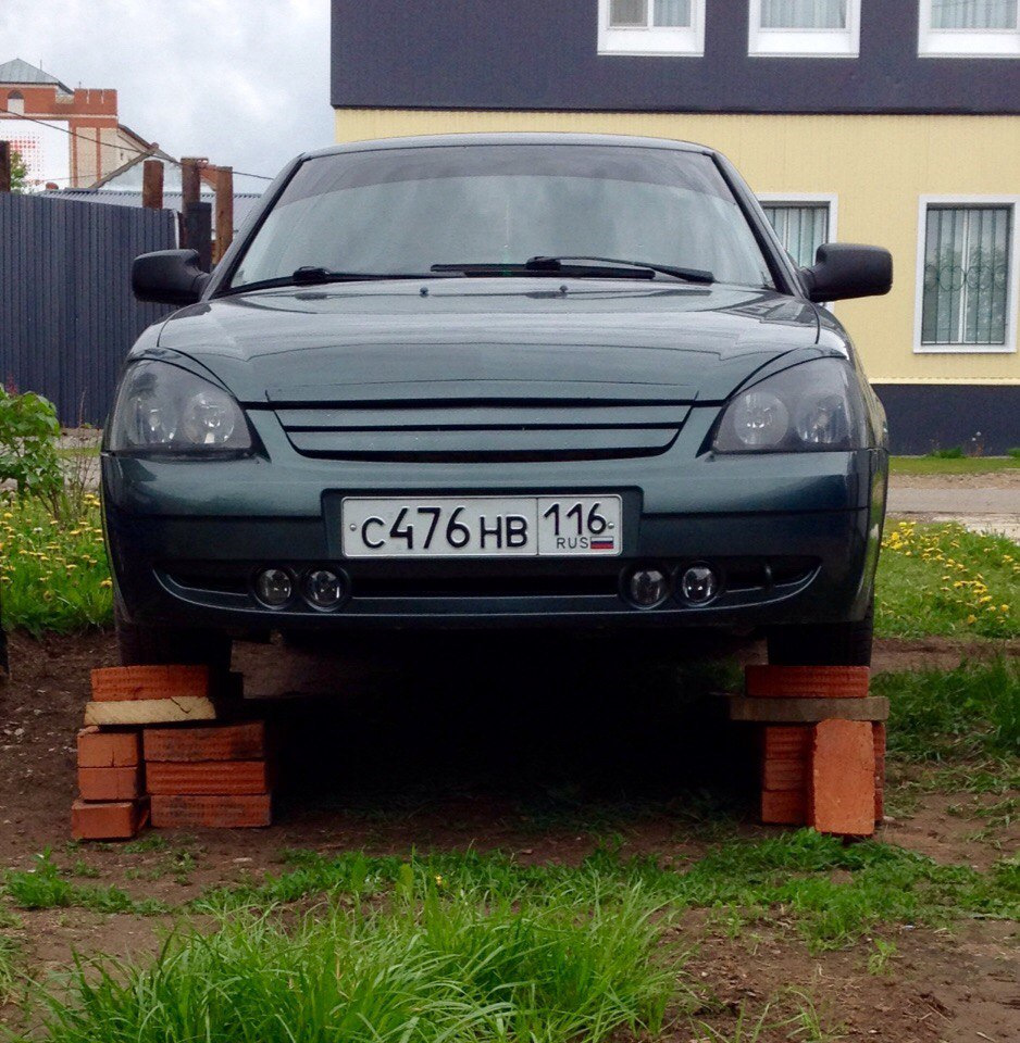 Установка защиты картера двигателя — Lada Приора хэтчбек, 1,6 л, 2009 ...