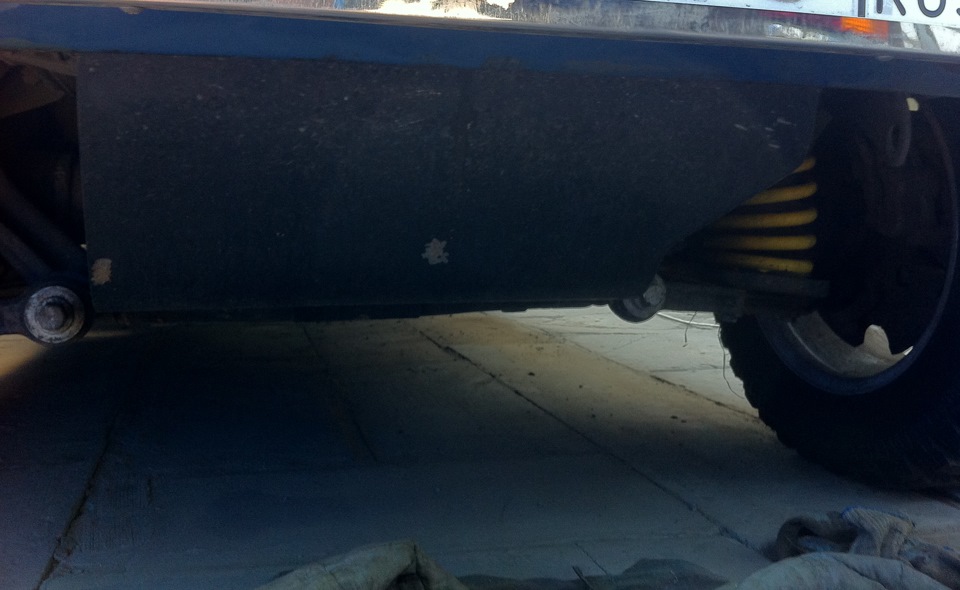 покраска защиты двигателя — Lada 4x4 3D, 1,7 л, 2008 года | стайлинг ...