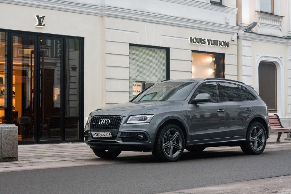 Фотосессия на Столешниковом — Audi Q5 (1G), 2 л, 2014 года | фотография ...
