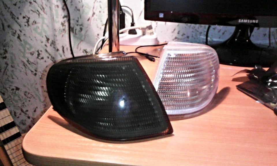 черный поворотник