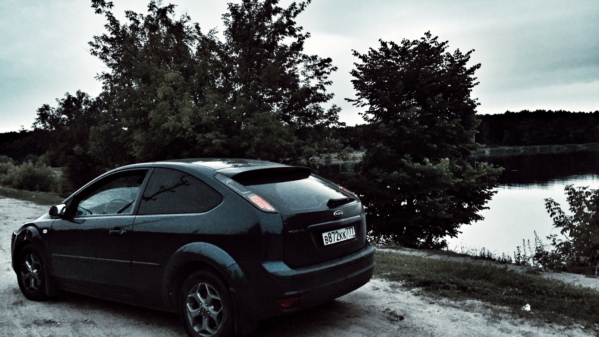 форд фокус 2 черный дым