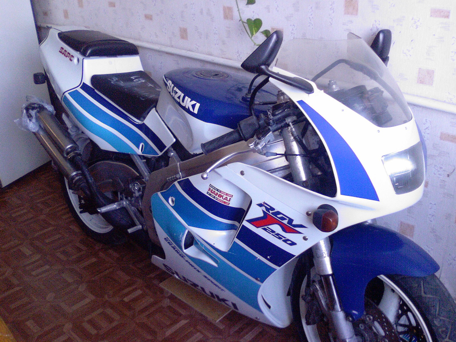 Suzuki RGV Gamma