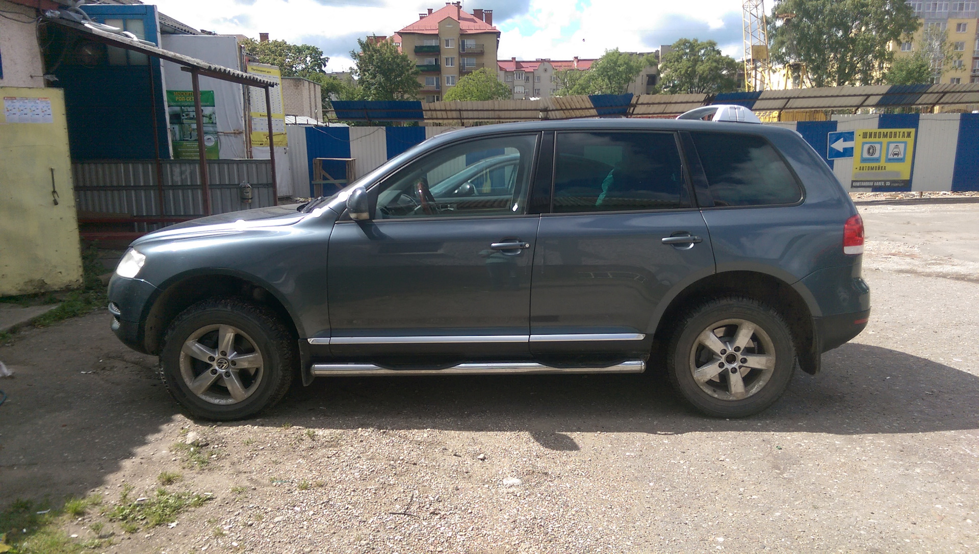 Резина, переход 2356517 --> 2656517 — Volkswagen Touareg (1G), 3,2 л,  2003 года | шины | DRIVE2