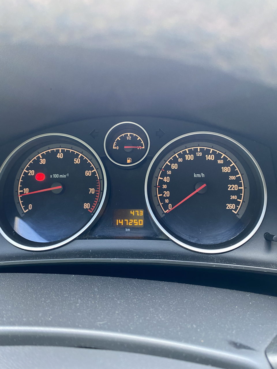 Замена салонного фильтра — Opel Astra H GTC, 1,6 л, 2010 года | просто ...