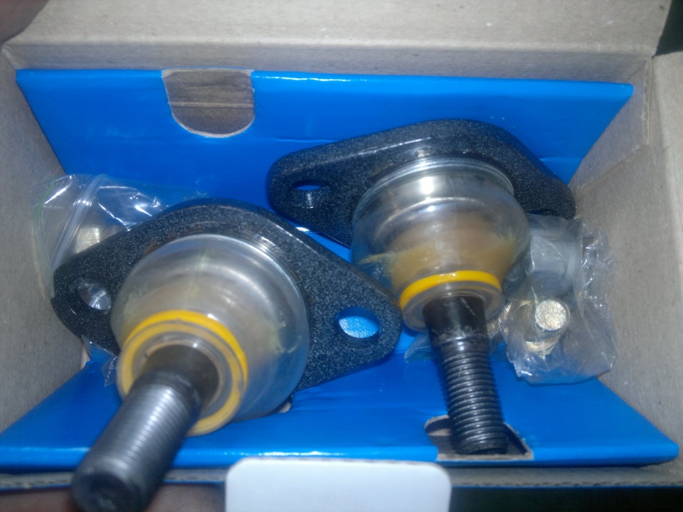 замена рулевых тяг наконечников и шаровых и немного КоЛхОзА ...