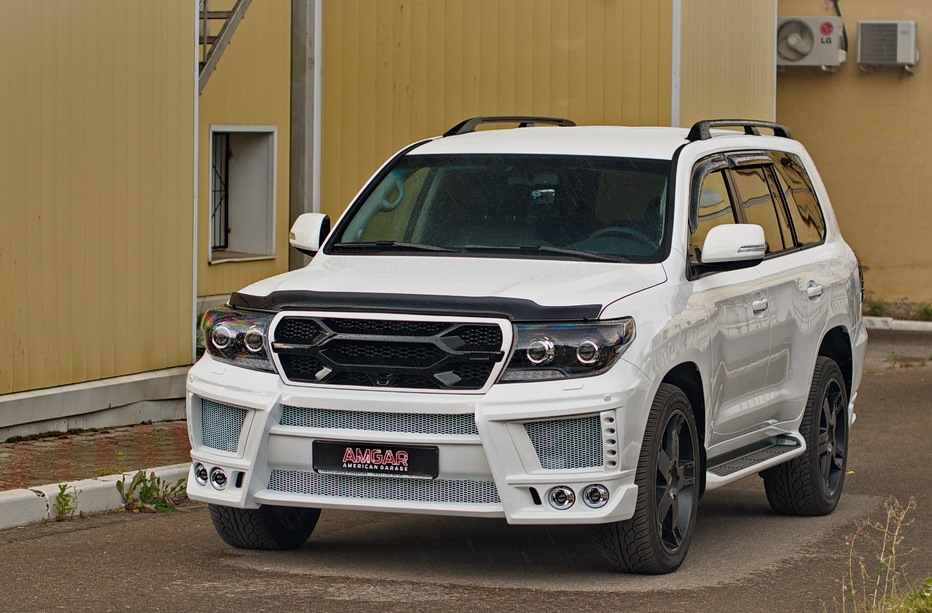 Toyota land cruiser 300 tuning. Toyota land cruiser 200 tuning land. Toyota land cruiser 300 tuning. Toyota land cruiser 200 белый. Land cruiser 200 tuning white.