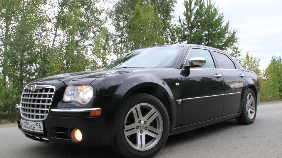 Крайслер черный. Chrysler 300c Black. Chrysler черный.