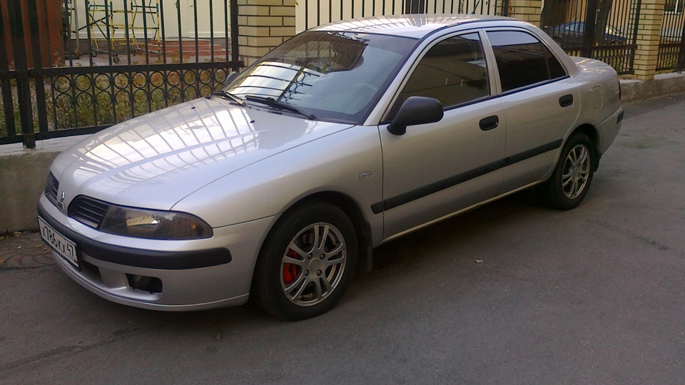 Mitsubishi Carisma Argentum