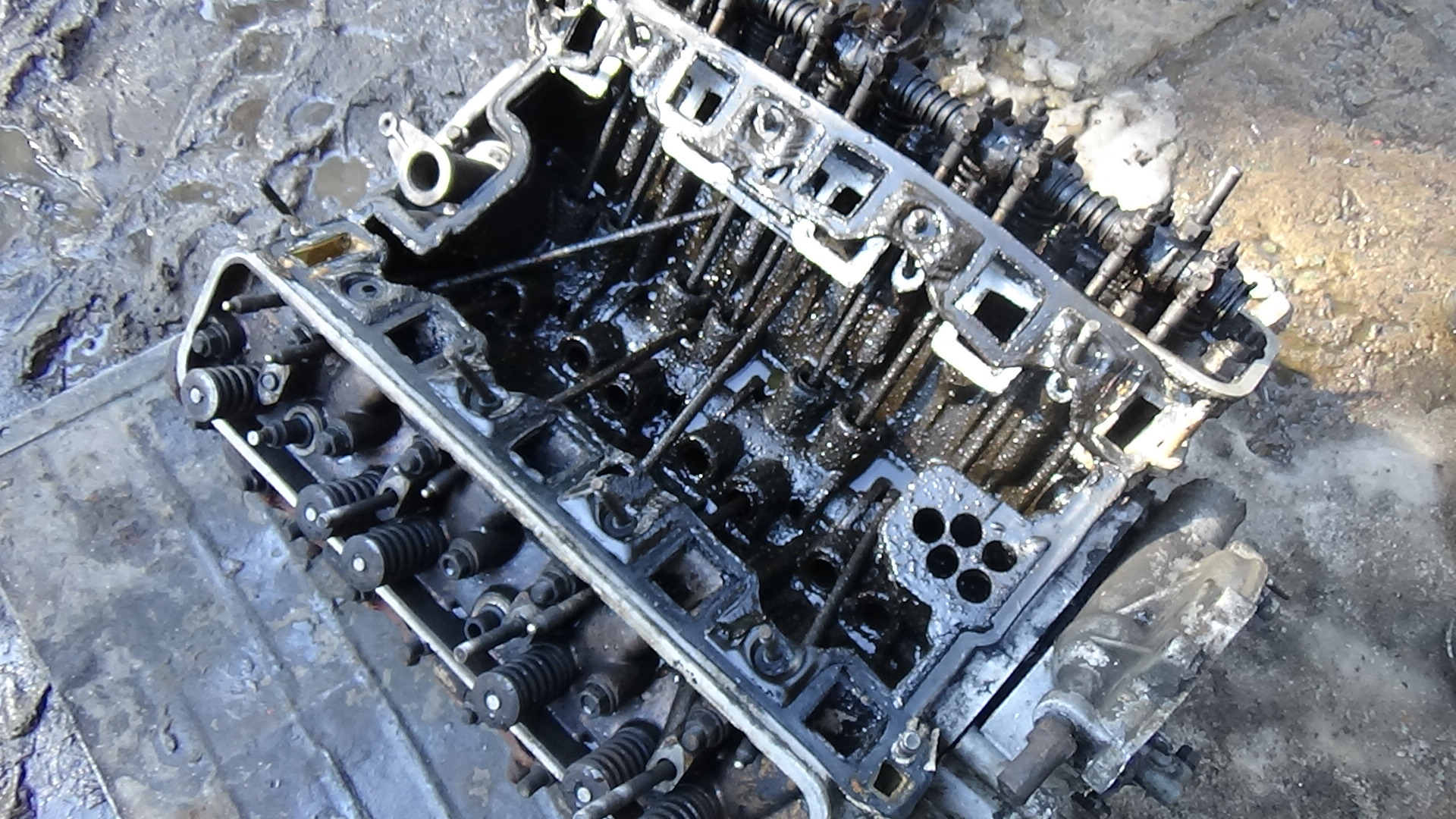 Двигатель 53 ремонт. Двигатель ГАЗ 53. ГАЗ 3307 двигатель в разборе. Мотор ГАЗ 53 разобранный. Двигатель ЗМЗ 53.