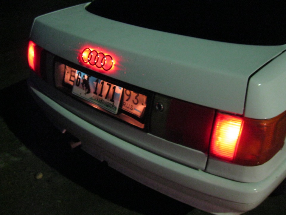 Купить стопы ауди. Светодиодные фонари Audi 80 b3. Задние фары Ауди 80 б3. Американские задние фонари Ауди 80. Задний габарит Ауди 80.