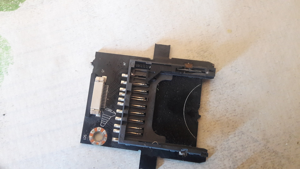 Ремонт SD разъема ММС — Lada Приора хэтчбек, 1,6 л, 2013 года ...