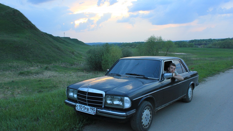 W123 черный