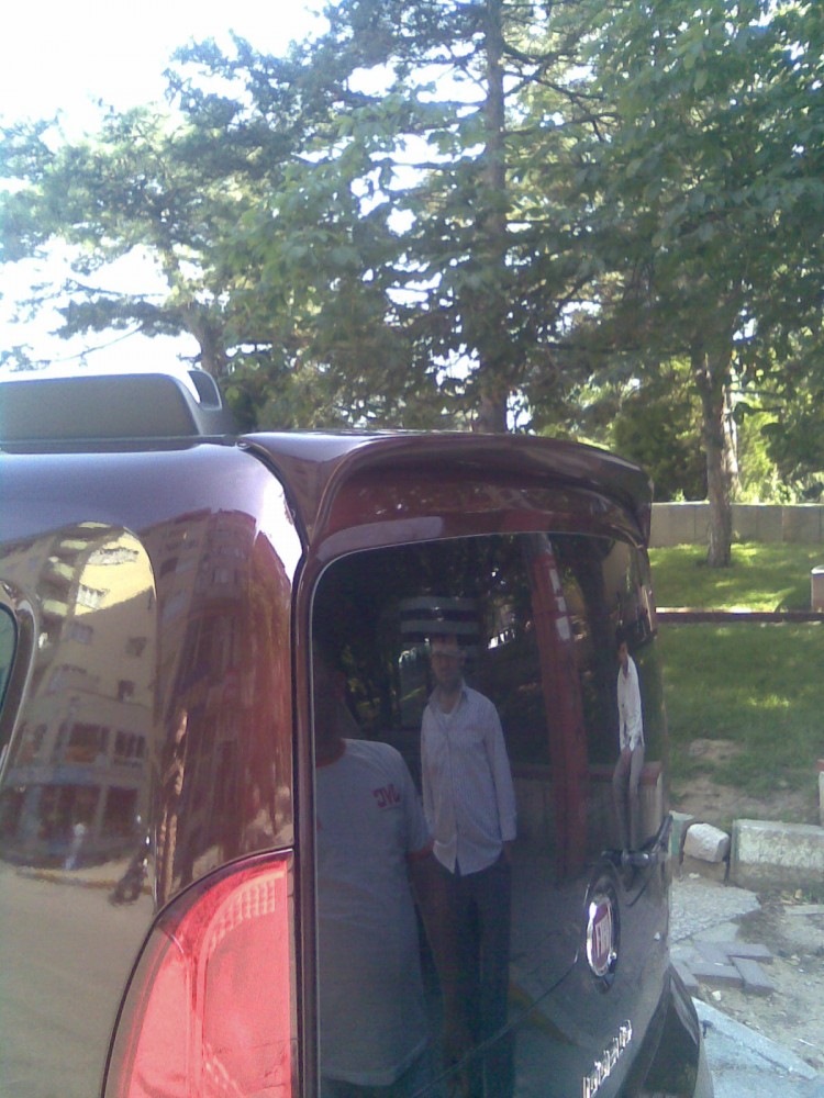 Спойлер на заднюю дверь — FIAT Doblo (2G), 1,4 л, 2010 года ...