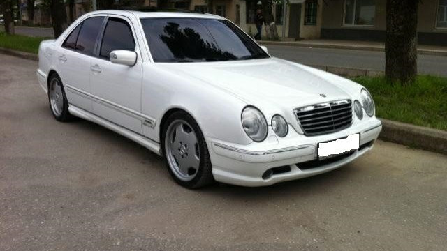 Мерседес 210 AMG белый