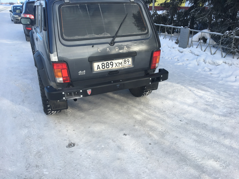 Установка силового заднего бампера, калитки под запаску, лестницы ...