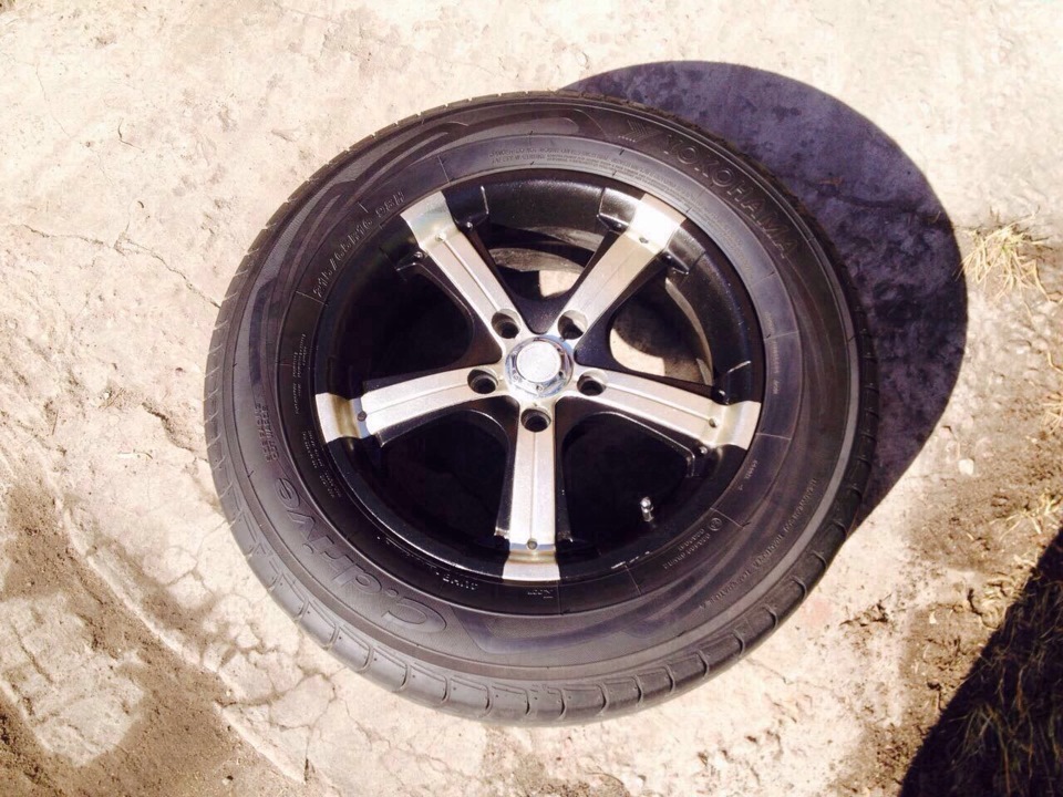 Шины летние Yokohama 215/65 R16, литые диски Скат 6,5Jx16 5x114,3. Б/у ...