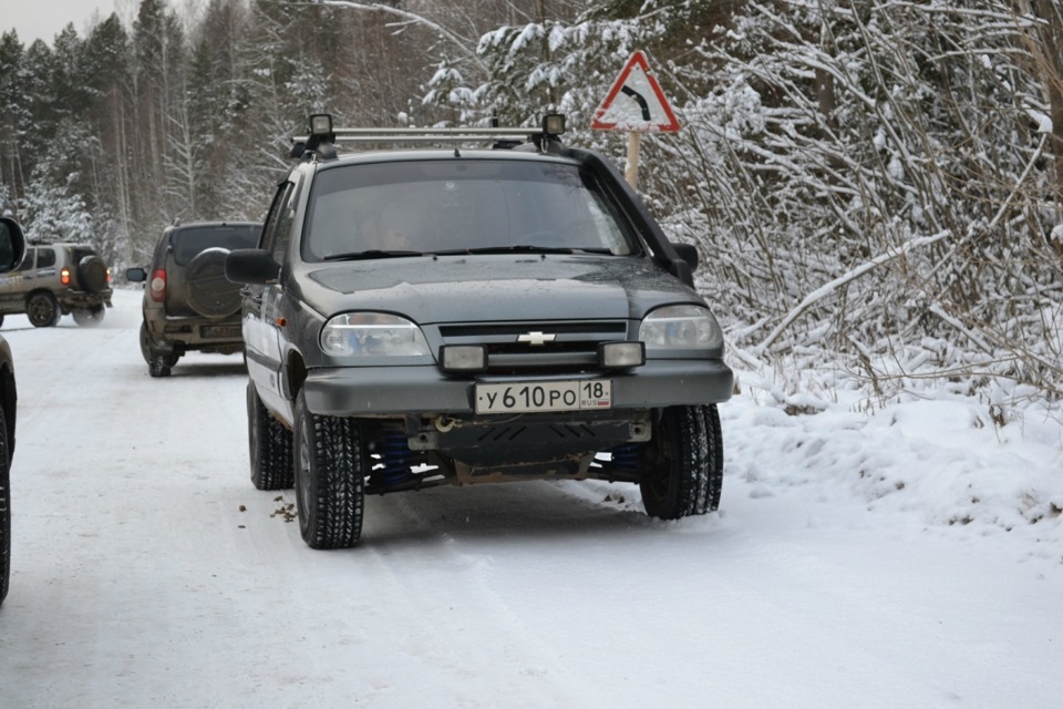 Нива шевроле 15. BFGOODRICH для Нивы Шевроле зимняя. 215/75/15 На шниву Тревел. Шины высокие зима для Шнивы. BFGOODRICH Winter Slalom drive2 Нива 3д.