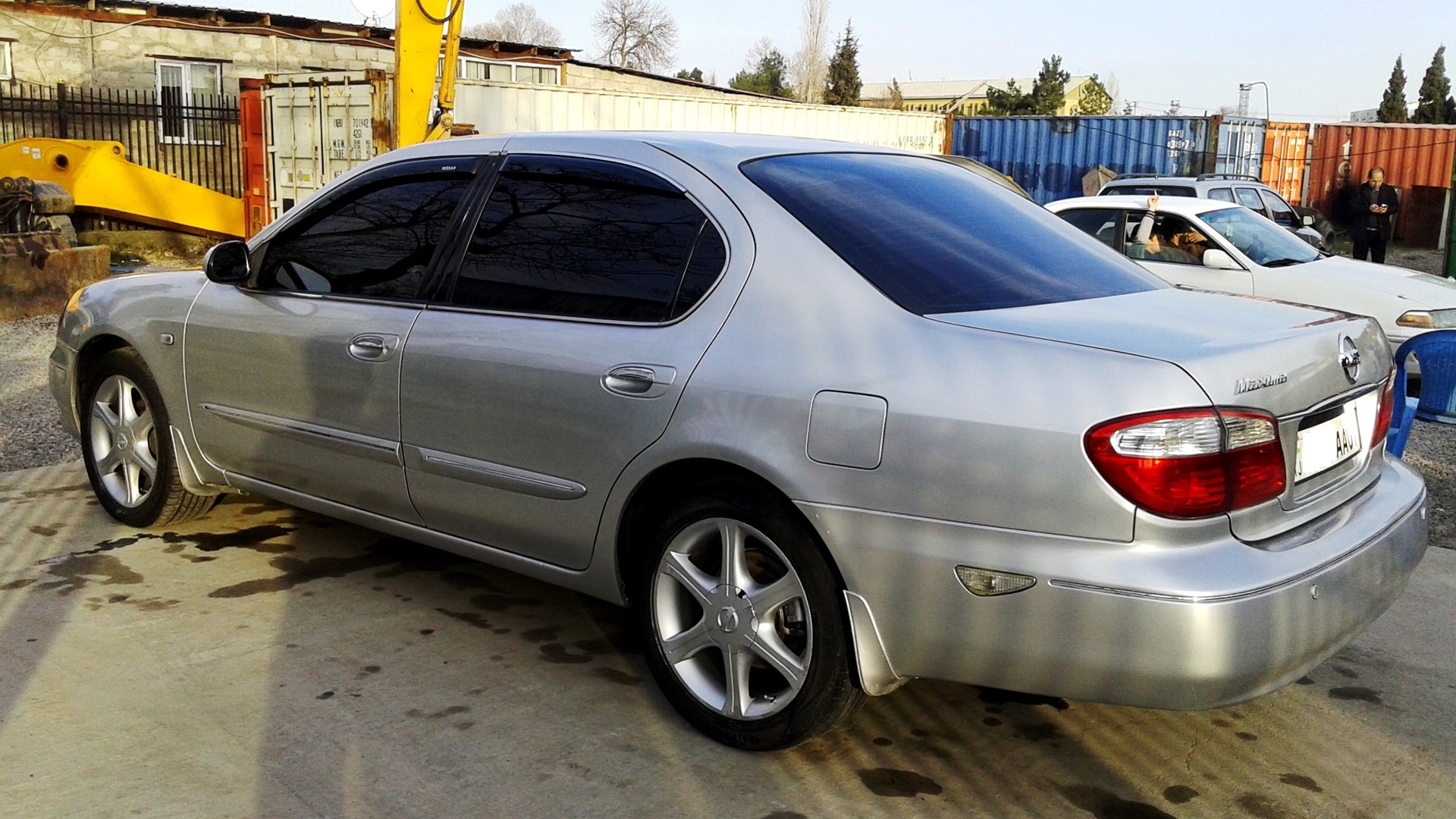 Ниссан цефиро а33. Nissan Cefiro a33 2001. Ниссан Цефиро 2001 а33. Ниссан Цефиро а33 серебристая.